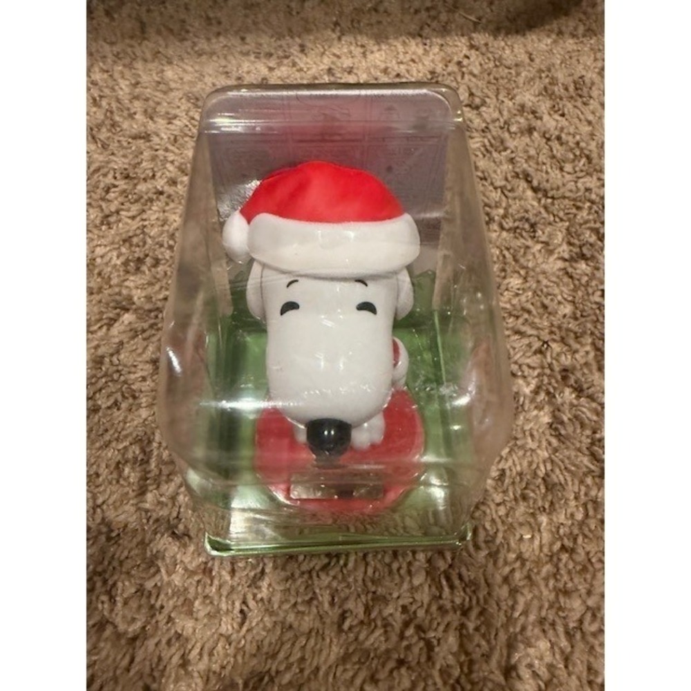 Peanuts Snoopy Christmas Solar Bobble Head I‎ Move Under Bright Light - Picture 3 of 7
